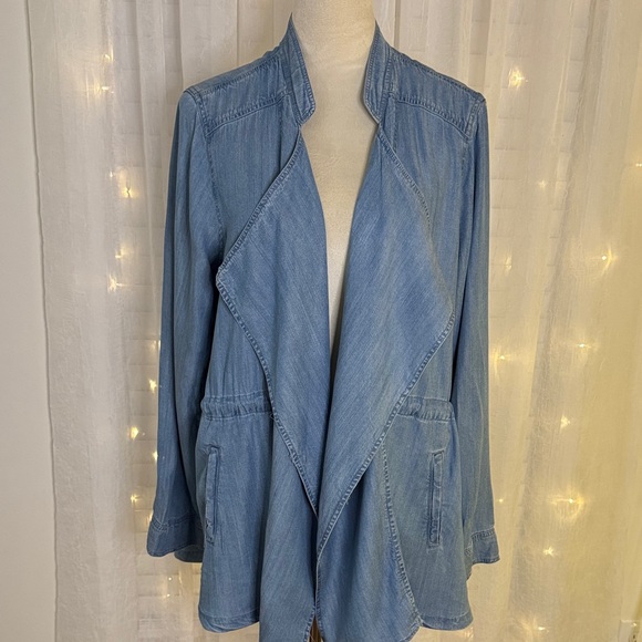em crime Jackets & Blazers - Stylish Light Blue Denim Jacket for Women
